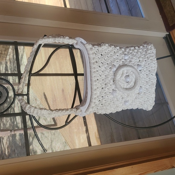 Vintage Handmade Elegant White Macrame Crocheted Shoulder Bag - Picture 4 of 10